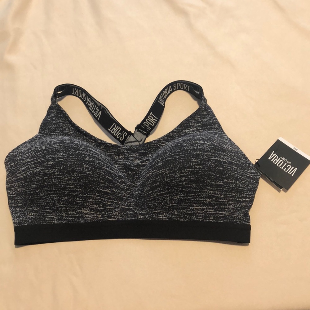 ⭐️Victoria’s Secret VICTORIA SPORT Bra⭐️